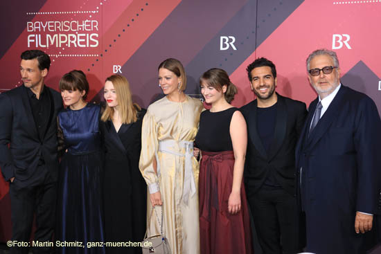 Florian David Fitz, Lena Schömann, Karoline Herfurth, Jessica Schwarz, Digitalministerin Judith Gerlach, Elias M'Barek ©Foto: Martin Schmitz)